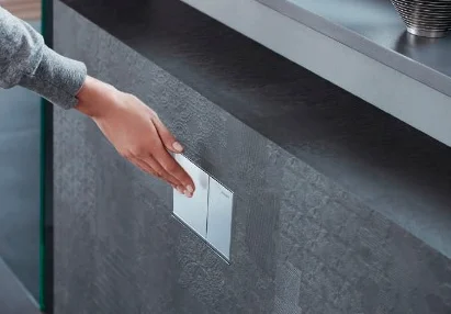 Клавиша смыва Geberit Omega 60 черная/хром глянец, слив эконом-стандарт с двумя клавишами - фото 3