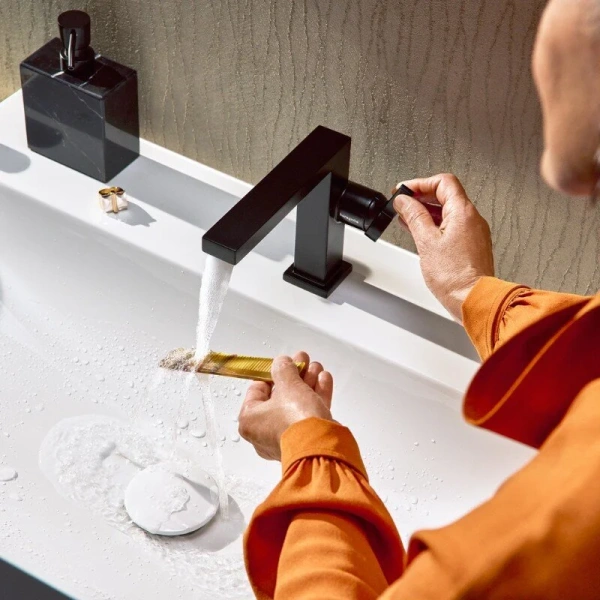 Смеситель для раковины Hansgrohe Tecturis E матовый черный - фото 3
