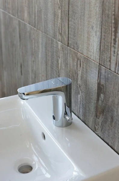 Смеситель для раковины Ideal Standard Ceraplus сенсорный, сенсорные от сети 220 вольт - фото 5