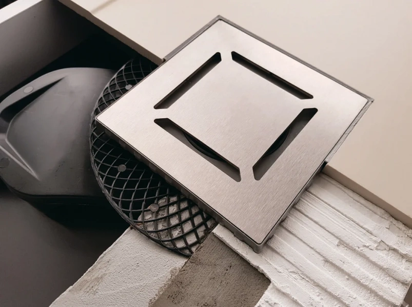 Душевой трап BERGES PLATZ Norma 15 см хром матовый, для монтажа в пол - фото 4