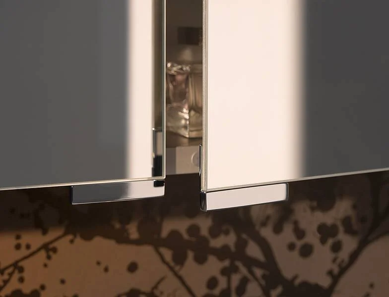 Зеркальный шкаф с подсветкой Keuco Royal Universe 100 см с тремя распашными дверками - фото 2