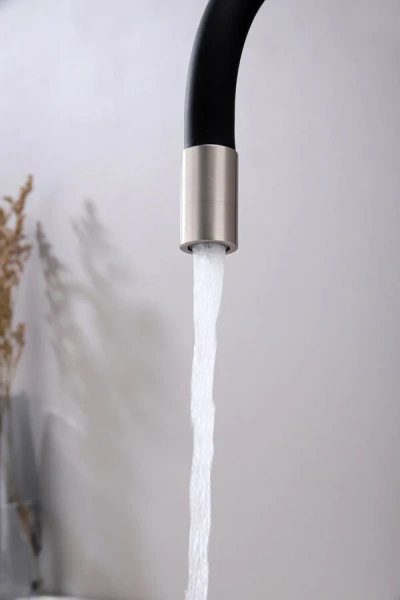 Смеситель для кухни Paulmark Salix никель/черный, с 1 монтажным отверстием - фото 9