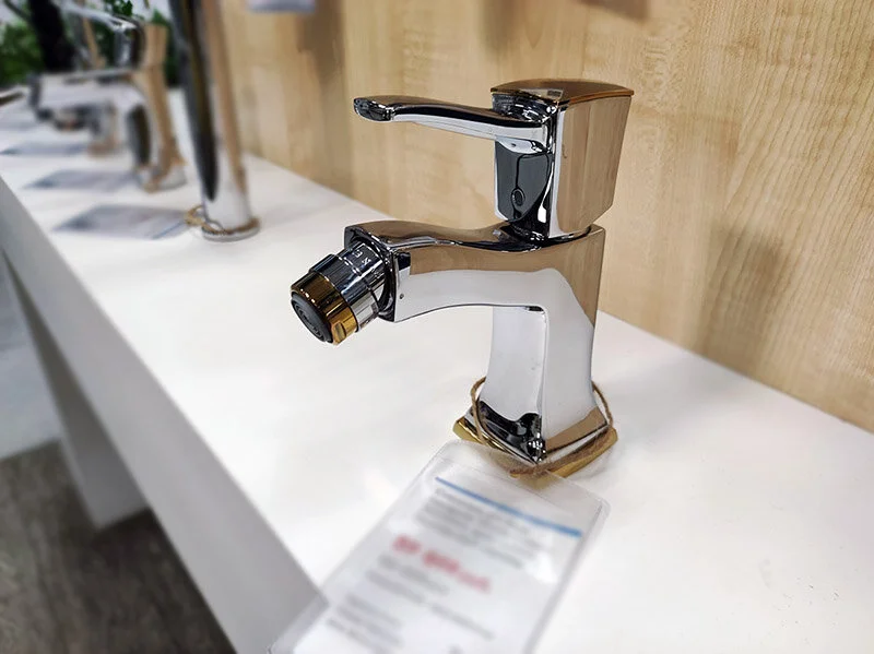 Смеситель для биде Hansgrohe Metropol Classic хром/золото, прямоугольная форма, с донным клапаном - фото 5