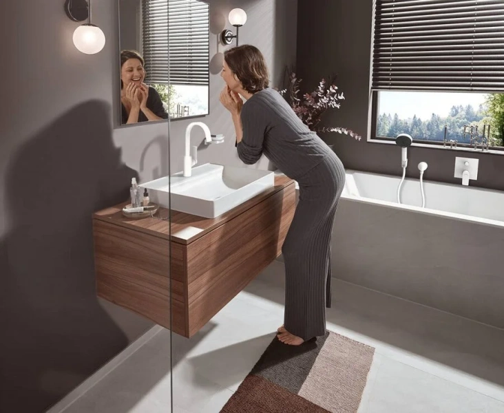 Смеситель для раковины Hansgrohe Vivenis белый матовый - фото 3