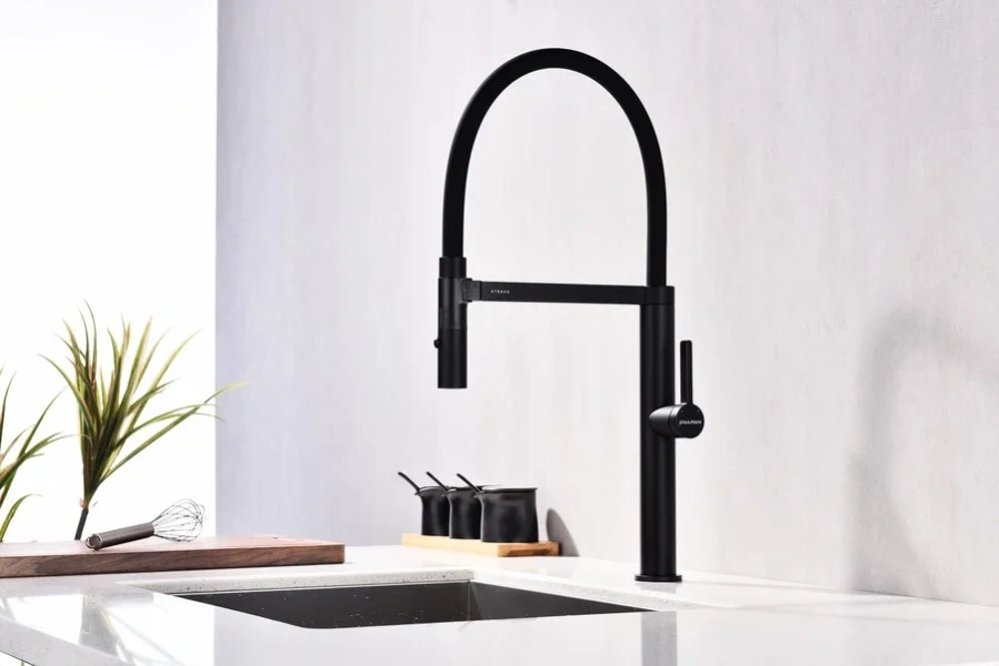 Смеситель для кухни Paulmark Leader антрацит, современные, hi-tech - фото 3