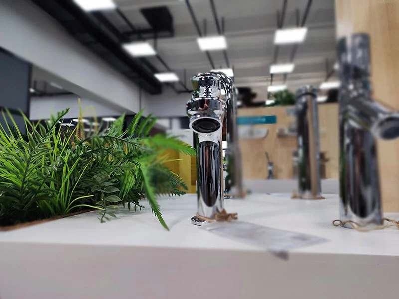 Смеситель для раковины Hansgrohe Rebris 72215 с гигиеническим душем, в наличии, нет в наличии - фото 9