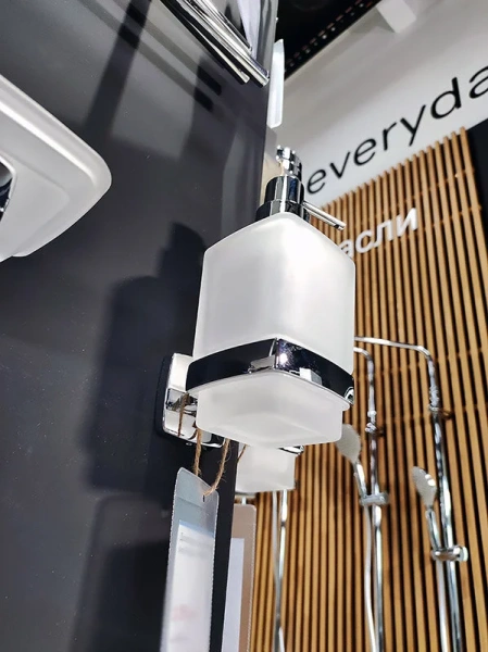 Стеклянный диспенсер для жидкого мыла AM.PM Gem A90369 с настенным держателем, настенные - фото 5