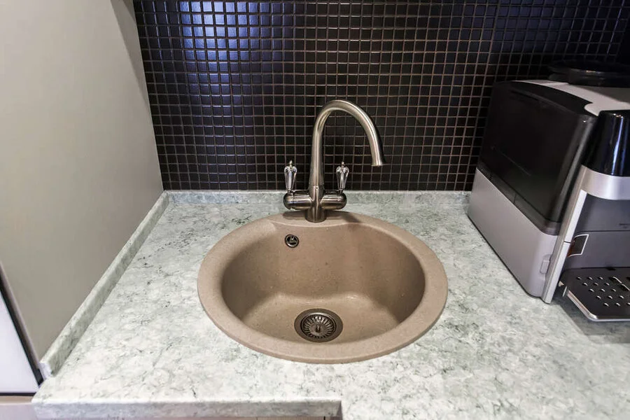 Мойка для кухни Omoikiri Yasugata 48R-SA 48 см бежевая, врезные - фото 2