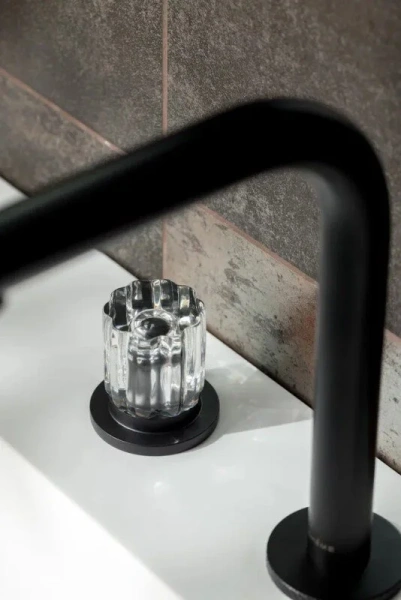 Смеситель для раковины Boheme Elegante черный матовый, с коротким изливом - фото 7