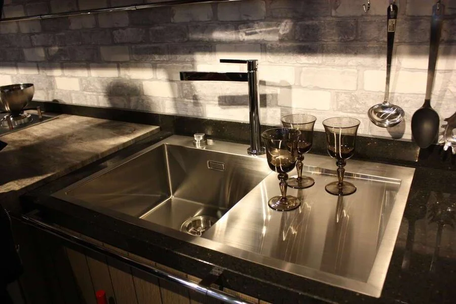 Мойка для кухни Omoikiri Akisame 78-LG-R 78 см светлое золото чаша справа - фото 4