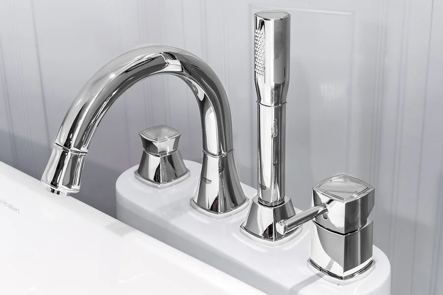 Смеситель GROHE Grandera с душевым гарнитуром для ванны  - фото 3