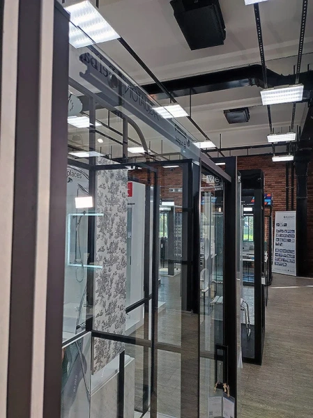 Душевая дверь Jacob Delafon Contra 140 см стекло прозрачное, профиль чёрный, современные, hi-tech index_1 - фото 10