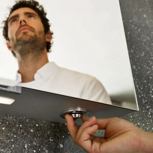 Зеркальный шкаф с подсветкой Keuco Royal 15 65 см с двумя распашными дверцами, навесные - фото 5