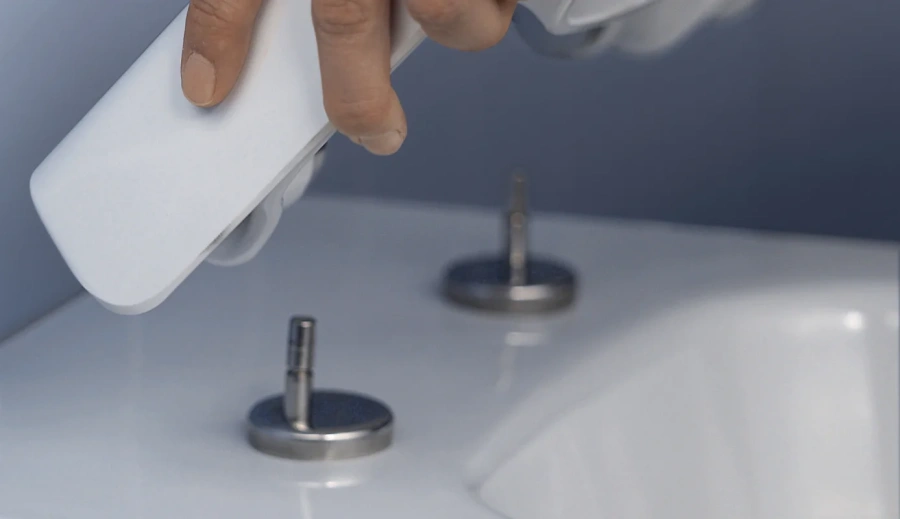 Крышка-сидение с микролифтом Villeroy & Boch Finion белая - фото 4