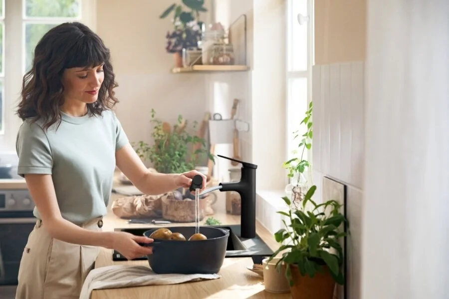 Смеситель для кухни Hansgrohe Zesis M33 черный матовый, современные, hi-tech - фото 3