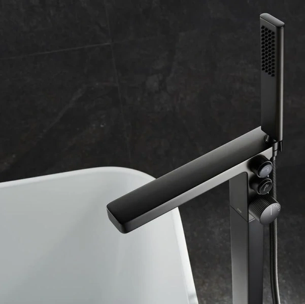Смеситель для ванны Black&White Universe темно-серый матовый, высокие, из латуни, прямоугольная форма, с душевой лейкой - фото 5