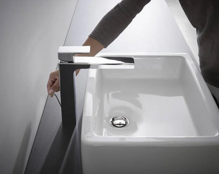 Смеситель для раковины Hansgrohe Vernis Shape с металлическим сливным гарнитуром - фото 3