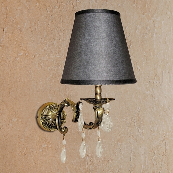 Светильник для ванной, крепление к стене, абажур чёрного цвета, фурнитура бронза, La Beaute LU10N.BRM (детальная фотография)