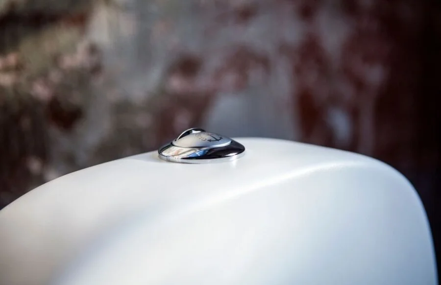 Унитаз напольный Gustavberg Estetic GB1183002 (детальная фотография), с микролифтом