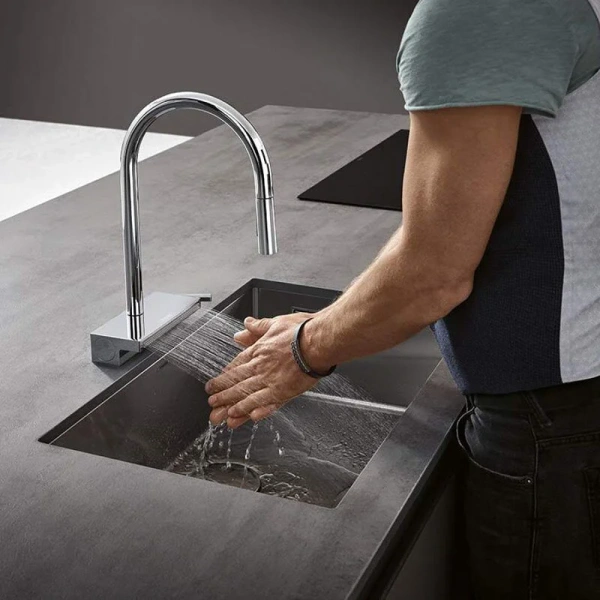 Смеситель для кухни Hansgrohe Aquno Select M81 с вытяжным изливом 73831000 (детальная фотография), однорычажные, двухрычажные