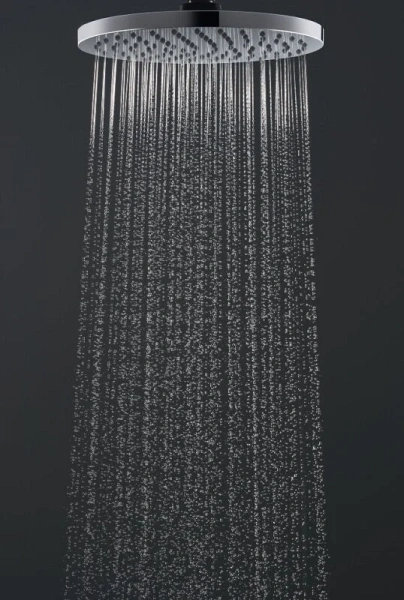 Верхний душ Hansgrohe Vernis Blend 26277 с одним типом струи (детальная фотография), хром, черные