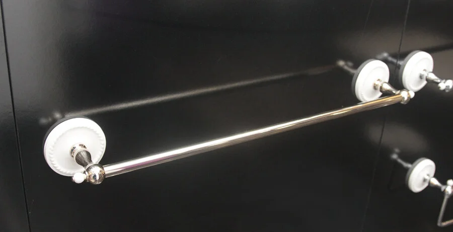 Полотенцедержатель для ванной Devon&Devon Dorothy DOR409 (детальная фотография), хром, золото, белые