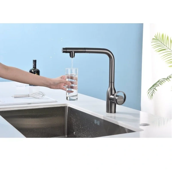 Смеситель для кухни Paulmark Urban беретта Ur213104-B (детальная фотография), с поворотным изливом