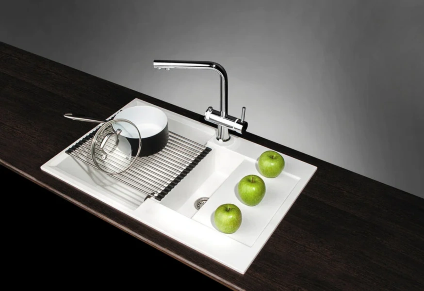 Смеситель для кухни Omoikiri Hotaru-C-WH хром/белый 4994051 (детальная фотография), современные, hi-tech