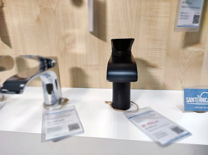 Смеситель для раковины Hansgrohe Vivenis черный матовый 75020670 (детальная фотография), с 1 монтажным отверстием