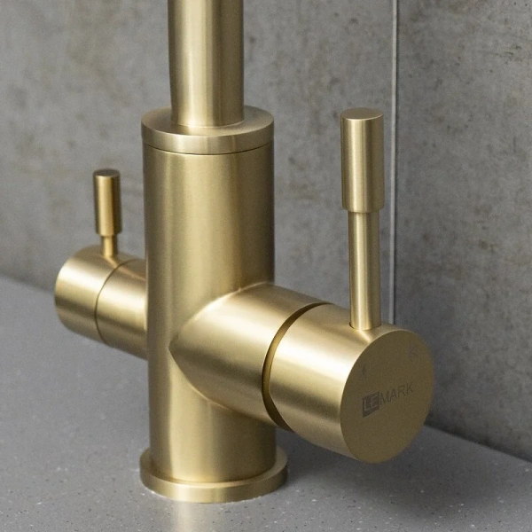 Смеситель для питьевой воды Lemark Expert с подключением к фильтру с питьевой водой золотой LM5061LGN (детальная фотография), золото