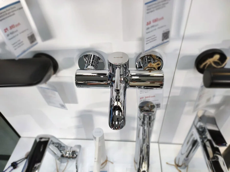 Смеситель для ванны Kludi Bozz 38691 без душевого гарнитура (детальная фотография), с 2 монтажными отверстиями