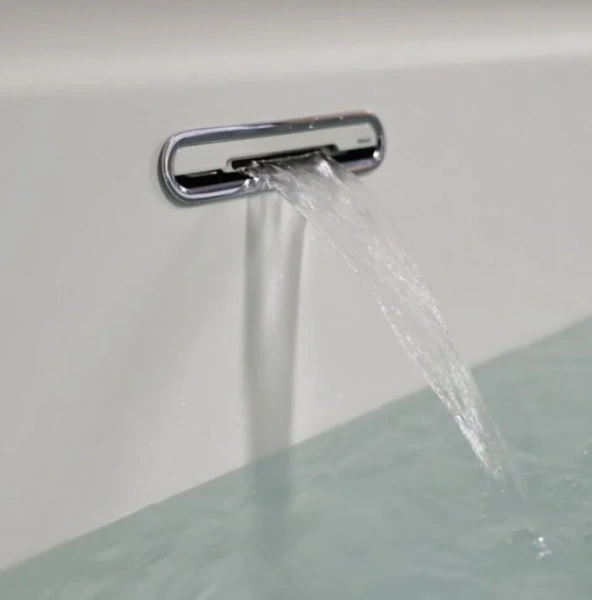 Акриловая ванна Riho Still Shower Fall B103014005, 180 x 80 см, подголовник с LED-подсветкой справа, наполнение через перелив, цвет белый (детальная фотография), без гидромассажа