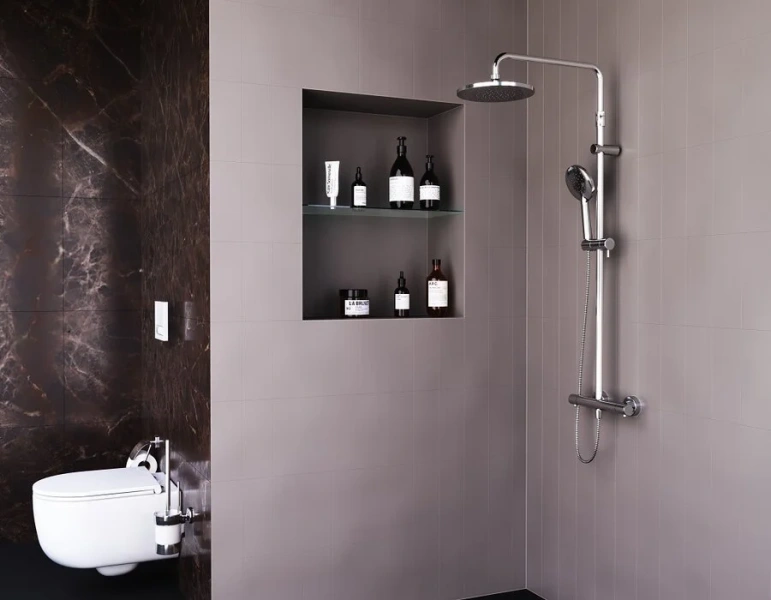 Душевая стойка Damixa Option с термостатом, округлая DX218091000 (детальная фотография), хром