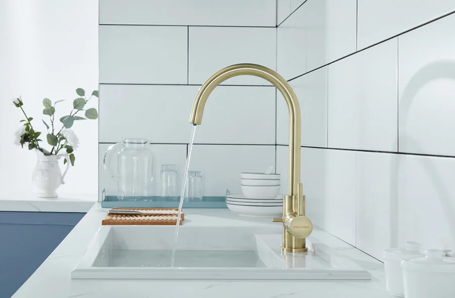 Смеситель для кухни Paulmark Essen бронза Es213211-BR (детальная фотография), с 1 монтажным отверстием