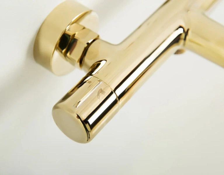 Смеситель для ванны BelBagno Uno золото UNO-VASM-ORO (детальная фотография), из латуни, недорогие, округлая форма