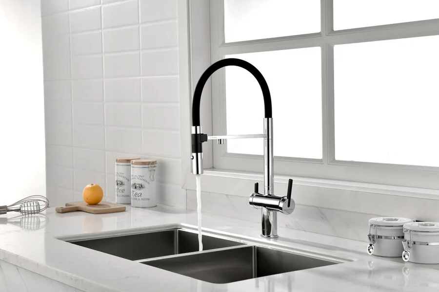 Смеситель для питьевой воды Paulmark Gravity хром Gr213888-CR (детальная фотография), хром, черные, комбинированные