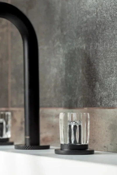 Смеситель для раковины Boheme Elegante черный матовый 152-B-EL (детальная фотография), черные