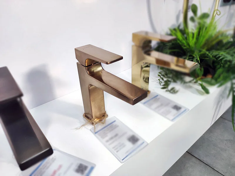 Смеситель для раковины Hansgrohe Metropol шлифованная бронза 32507140 (детальная фотография), с 1 монтажным отверстием