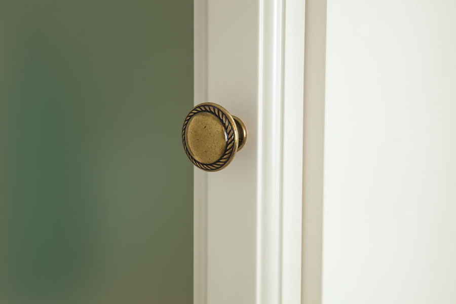 Пенал для ванной, петли слева, цвет слоновая кость матовый, фурнитура бронза, La Beaute Michel CMI.Sx.AVO.O.BR (детальная фотография), по запросу index_2