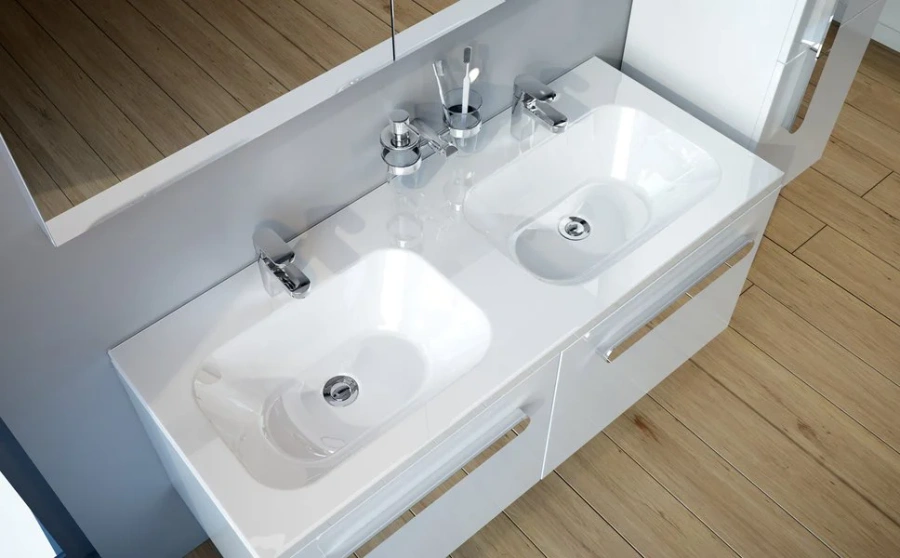 Раковина со скрытым переливом Ravak Chrome 1200 XJG01212000 (детальная фотография), большая, широкая