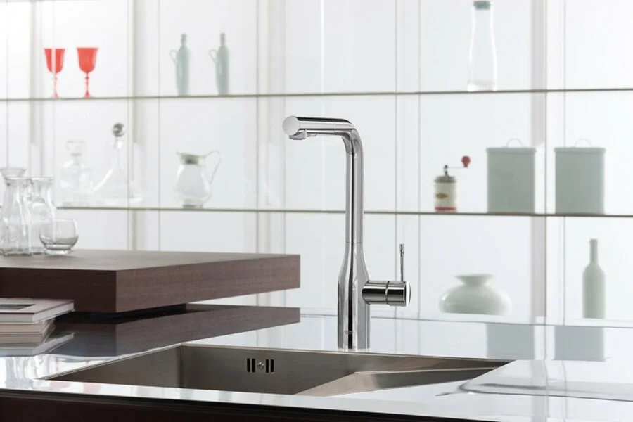 Смеситель для кухни Grohe Essence хром 30270000 (детальная фотография), с 1 монтажным отверстием