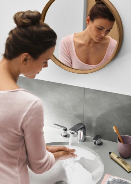 Смеситель для раковины Hansgrohe Novus 100  на 3 отверстия 71140000 (детальная фотография), хром