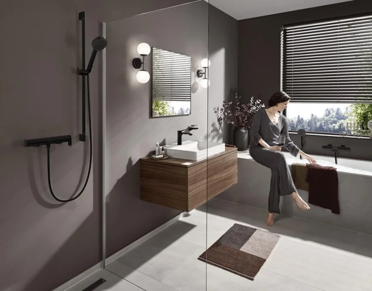 Смеситель для раковины Hansgrohe Vivenis матовый черный однорычажный 75022670 (детальная фотография), черные