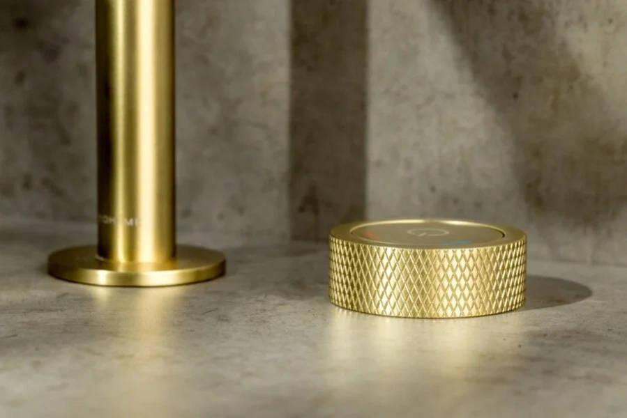 Смеситель для раковины Boheme Tech автоматический золото матовое 158-MG (детальная фотография), скрытого монтажа, встраиваемые в стену