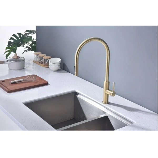 Смеситель для кухни Paulmark Senso светлое брашированное золото Se215180-SBG (детальная фотография), современные, hi-tech