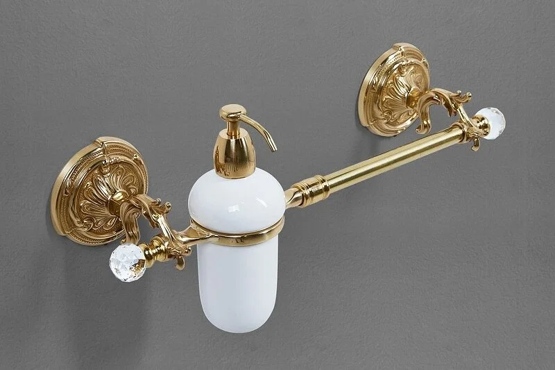 Полотенцедержатель с дозатором для жидкого мыла, цвет античное золото, Art & Max ART AM-2057D-Do-Ant-C (детальная фотография), в наличии