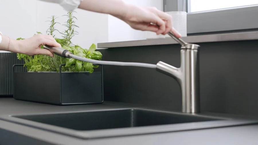 Смеситель для кухни Hansgrohe Zesis M33 хром 74803000 (детальная фотография), современные, hi-tech