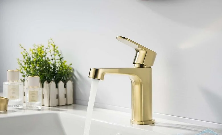 Смеситель для раковины Акватек Оберон шлифованное золото AQ1210BG (детальная фотография), современные, hi-tech