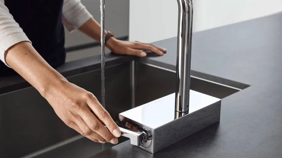 Смеситель для кухни Hansgrohe Aquno Select M81 с вытяжным изливом 73831000 (детальная фотография), современные, hi-tech