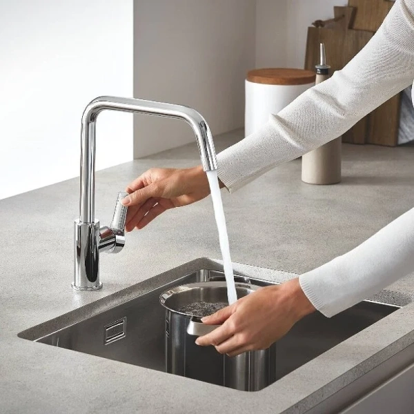 Смеситель для кухни Grohe Eurosmart хром 30567000 (детальная фотография), высокие, из латуни, округлая форма